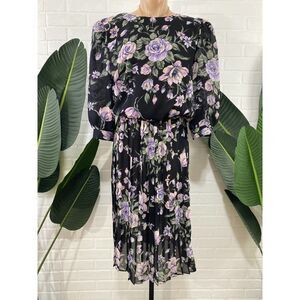 Vintage cottagecore floral dresses with shoulder pads